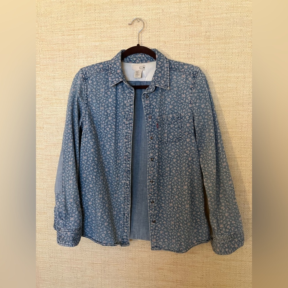 Levi’s denim floral chambray button up size medium - Picture 3 of 12